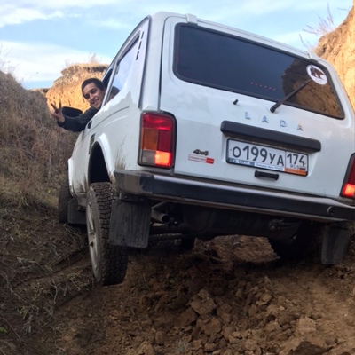 Данил Леонов